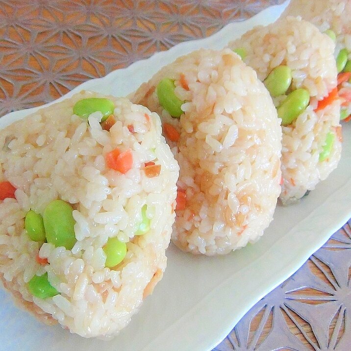 炊飯器にお任せ☆鮭と枝豆の混ぜごはん(レシピ動画)
